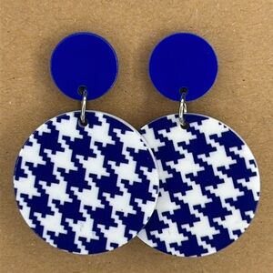 Versatile Blue & White Houndstooth Acrylic Disc Earrings